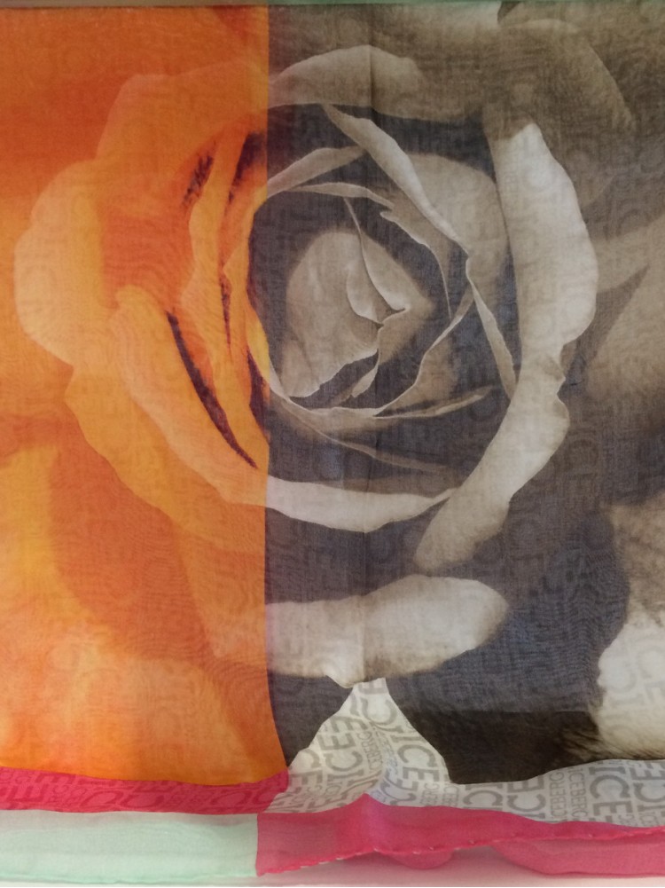 Палантин ICEBERG 4578 с рисунком розы, ограниченная серия